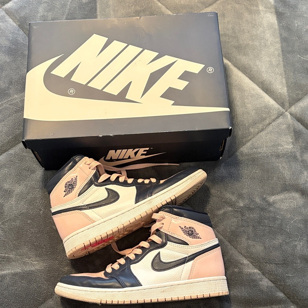 Nike High-Top Sneakers in Black and pink